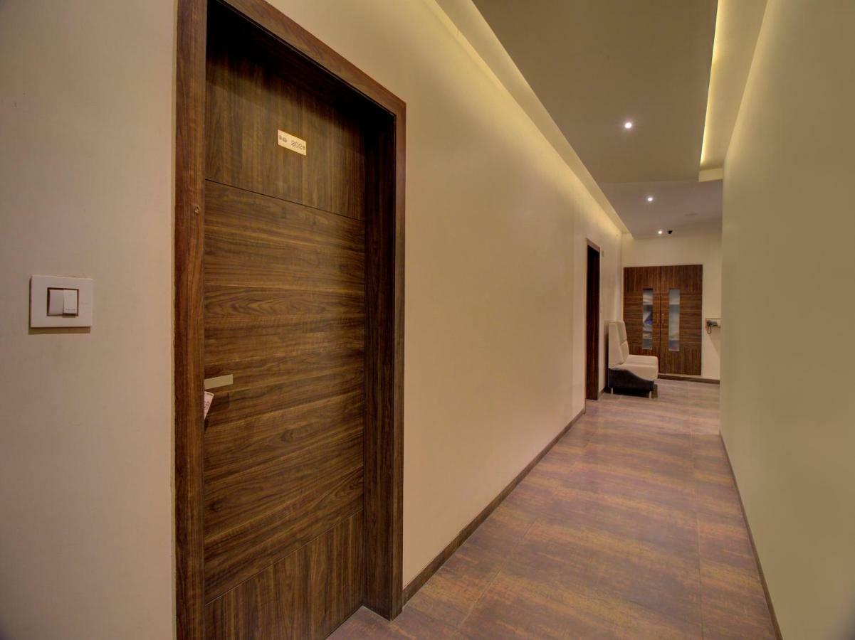 Oyo 35844 Hotel Lotus Residency Sāngli Extérieur photo