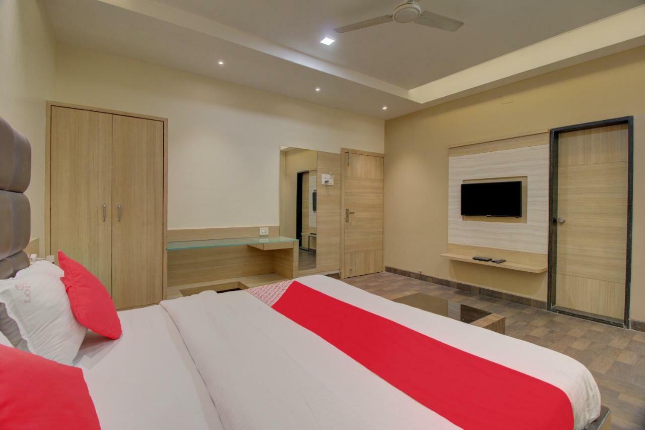 Oyo 35844 Hotel Lotus Residency Sāngli Extérieur photo