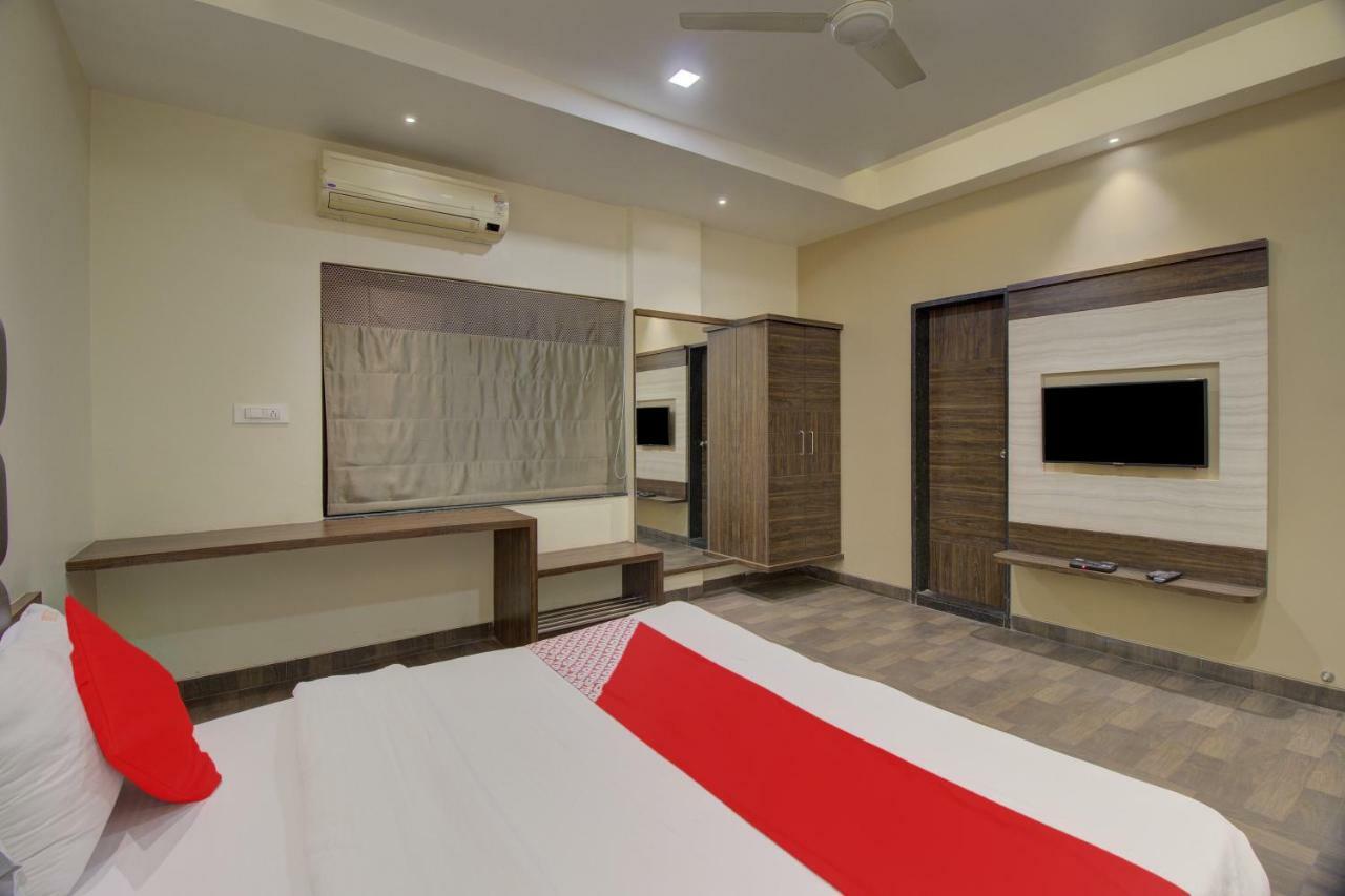 Oyo 35844 Hotel Lotus Residency Sāngli Extérieur photo