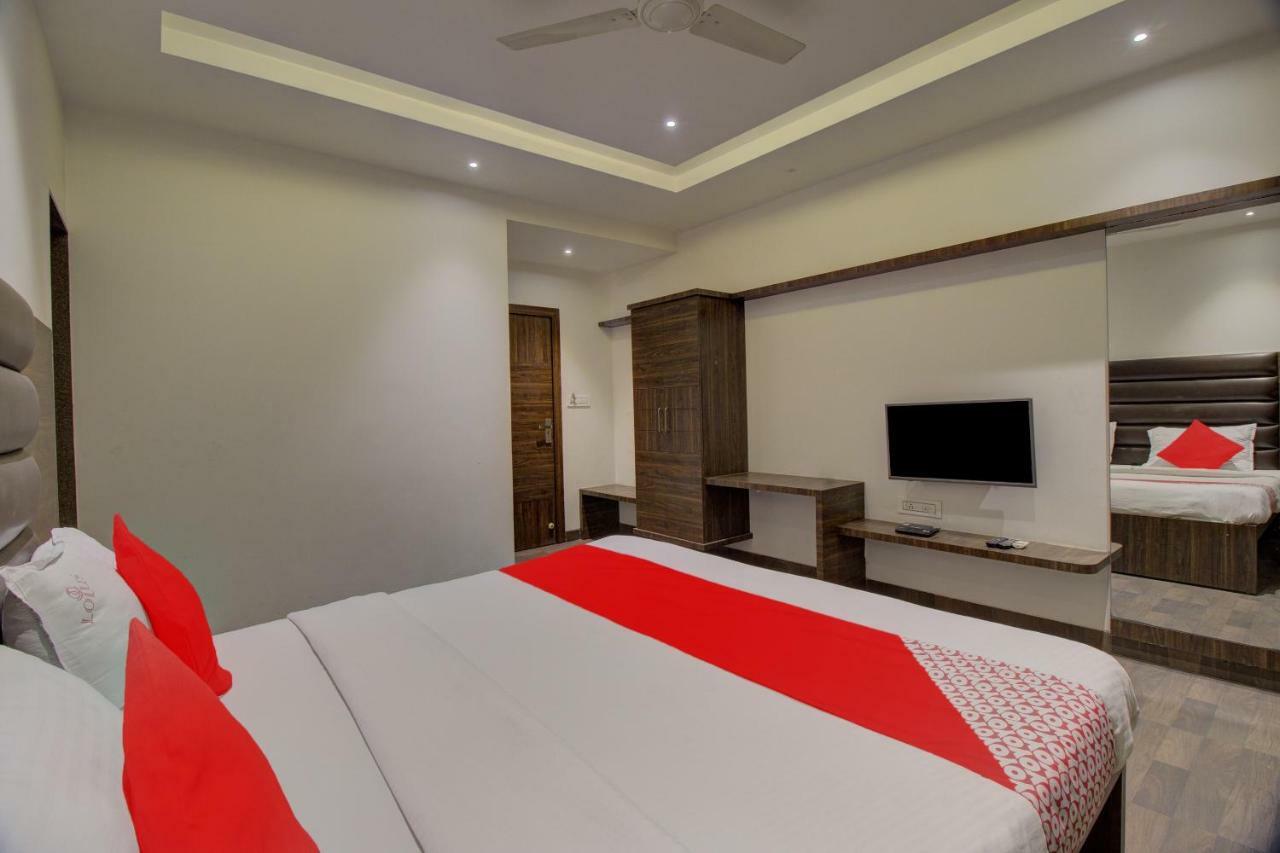 Oyo 35844 Hotel Lotus Residency Sāngli Extérieur photo
