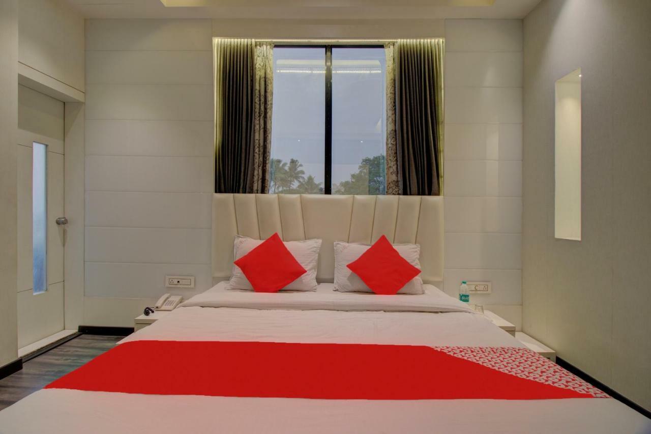 Oyo 35844 Hotel Lotus Residency Sāngli Extérieur photo