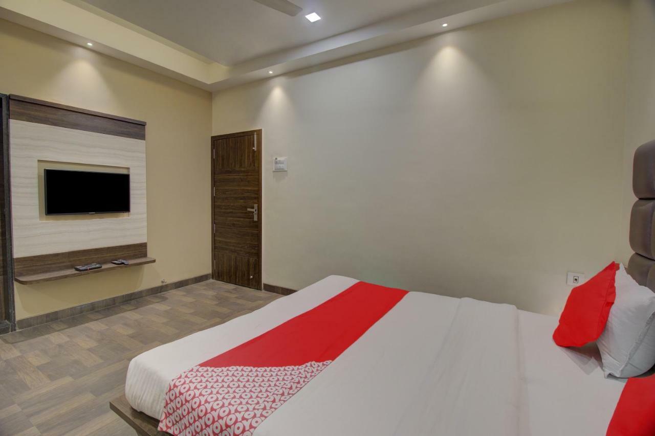 Oyo 35844 Hotel Lotus Residency Sāngli Extérieur photo